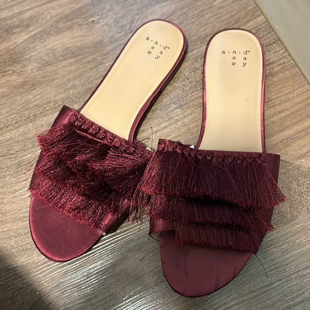 A new day tassel sandals beautiful color very stylish